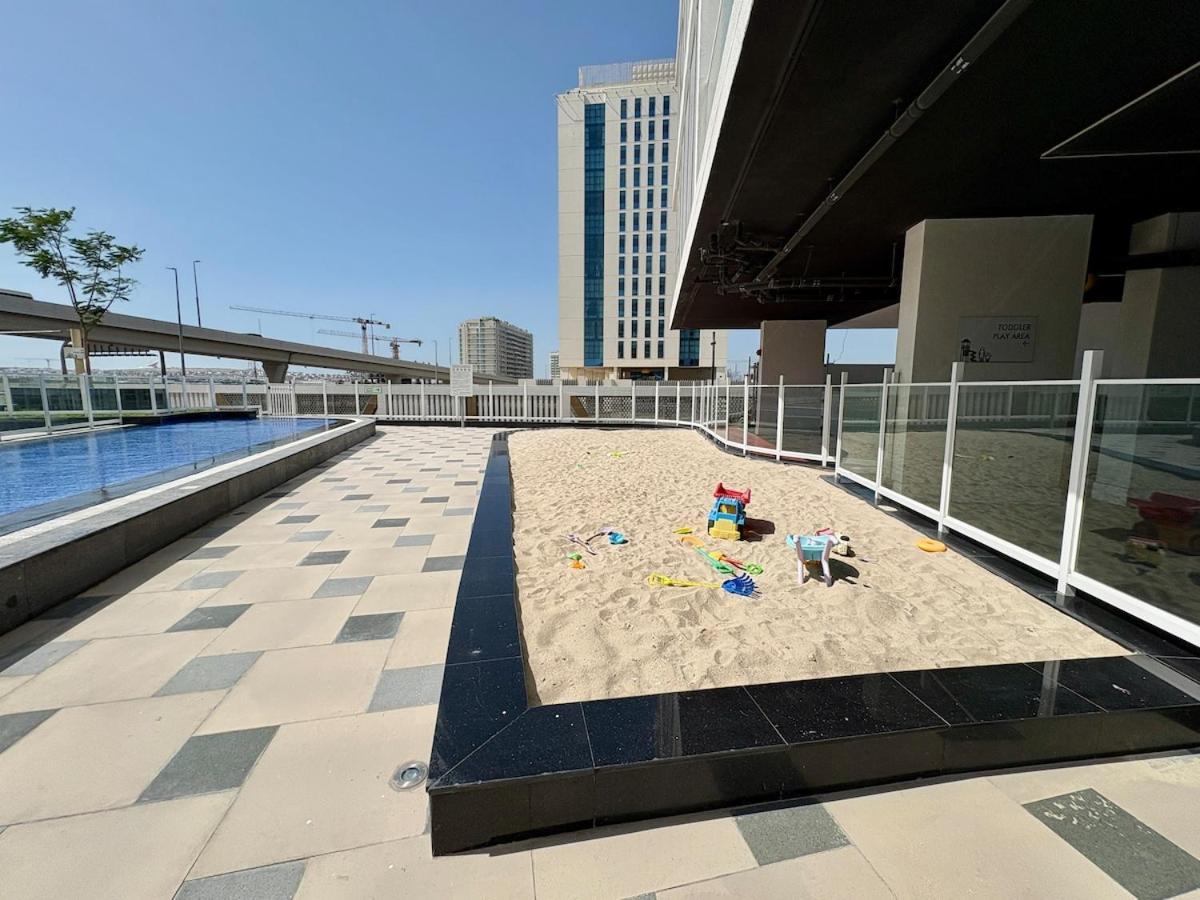 Chic W Gym, Pool, Wifi & Free Parking *