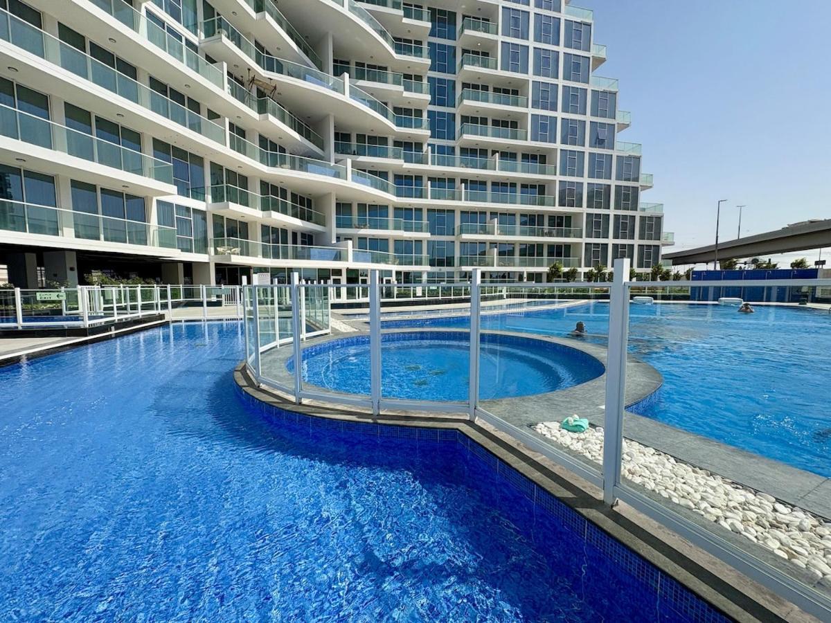 Chic W Gym, Pool, Wifi & Free Parking Apartment Dubai