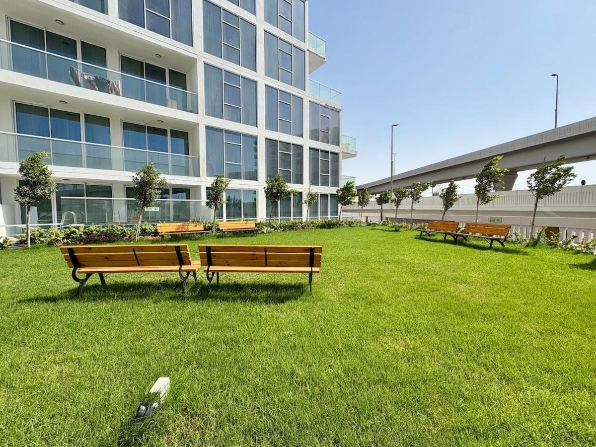 Chic W Gym, Pool, Wifi & Free Parking *