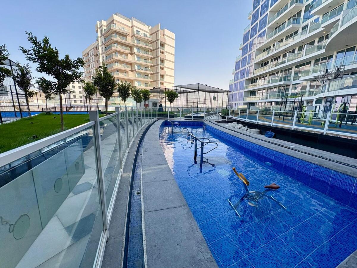 Chic W Gym, Pool, Wifi & Free Parking *