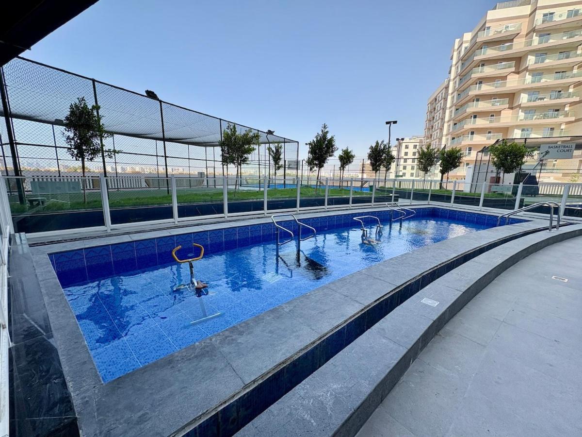 Chic W Gym, Pool, Wifi & Free Parking