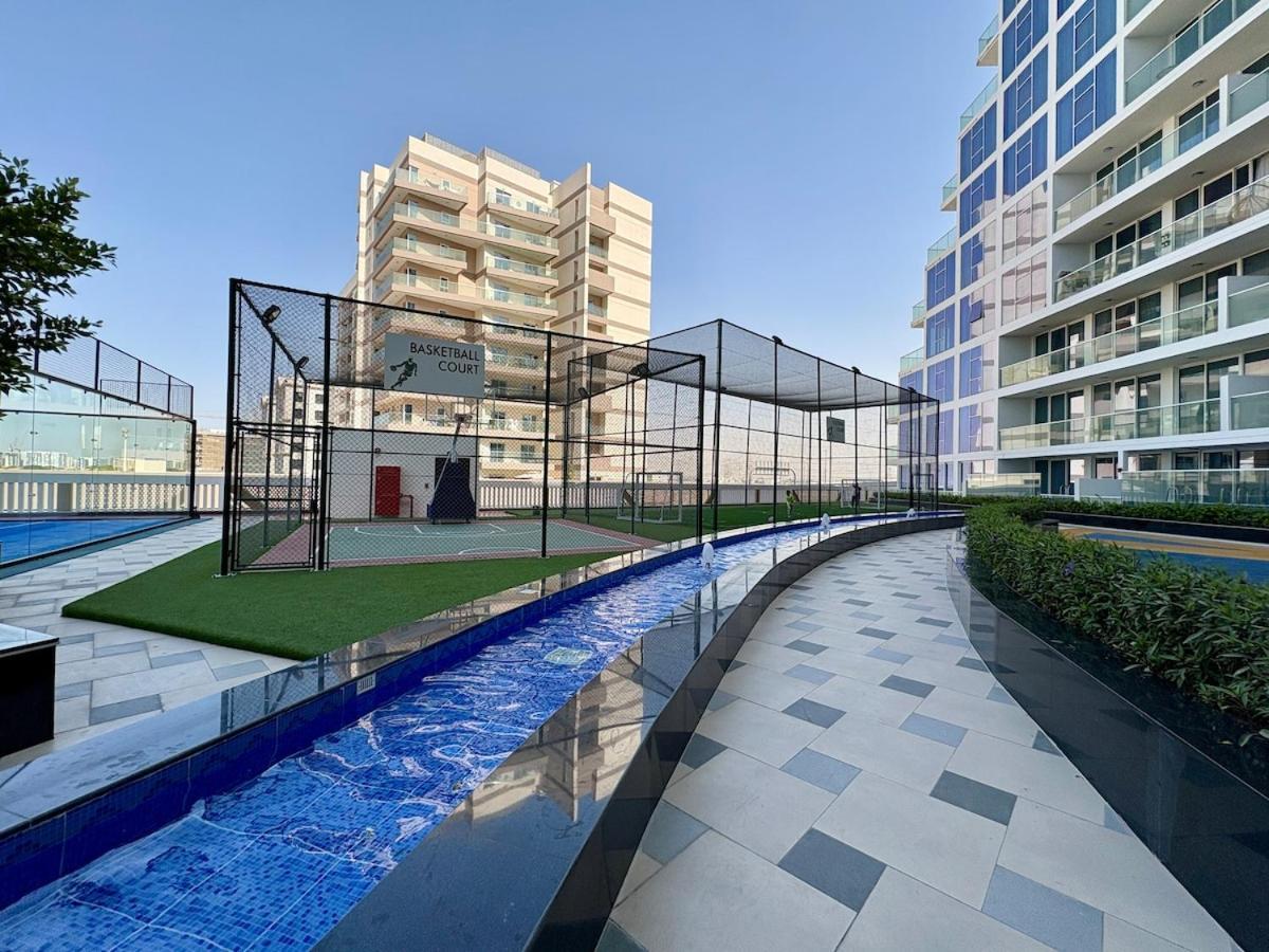 Chic W Gym, Pool, Wifi & Free Parking * Dubai