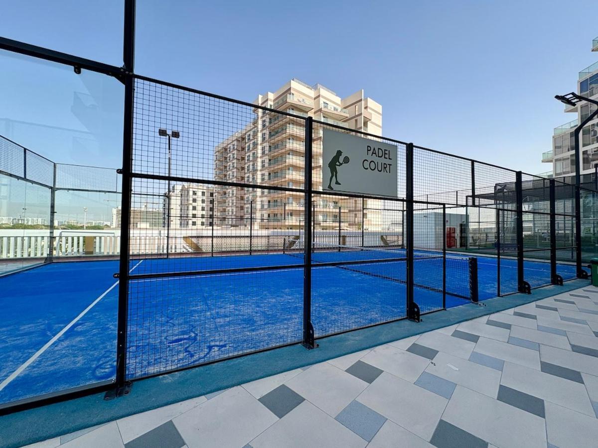 Chic W Gym, Pool, Wifi & Free Parking Apartment *