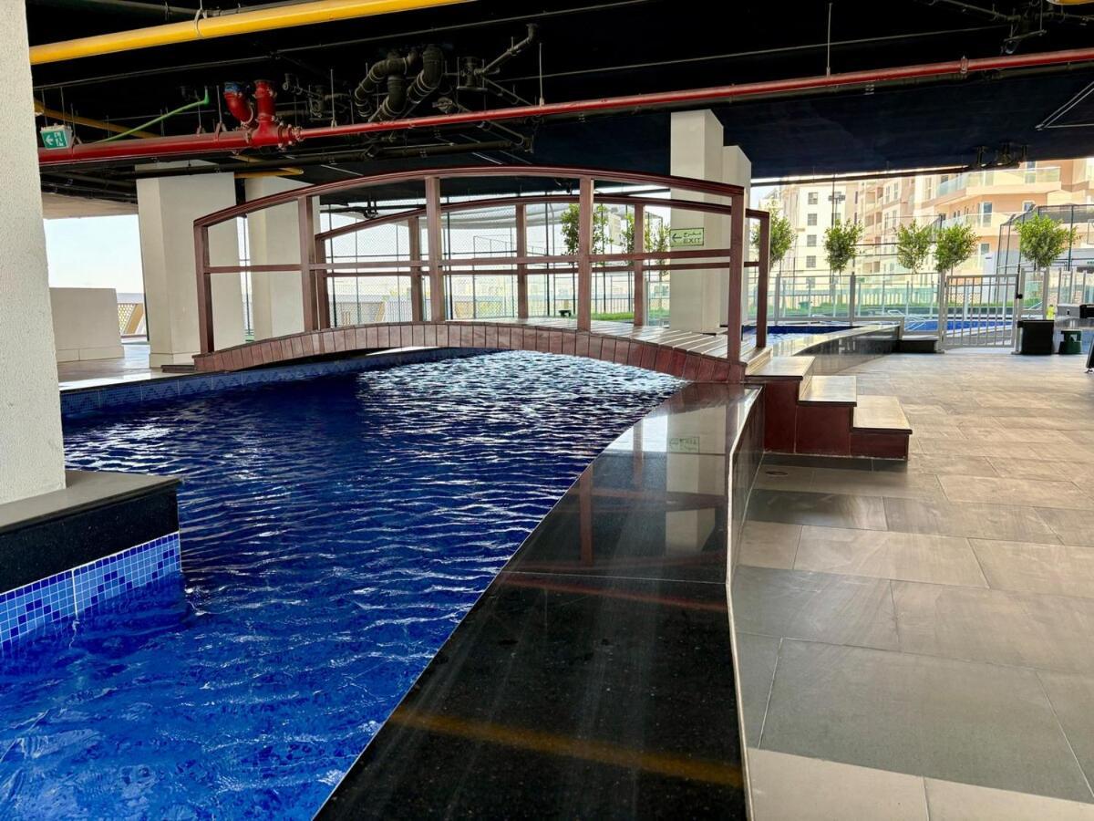 Chic W Gym, Pool, Wifi & Free Parking *